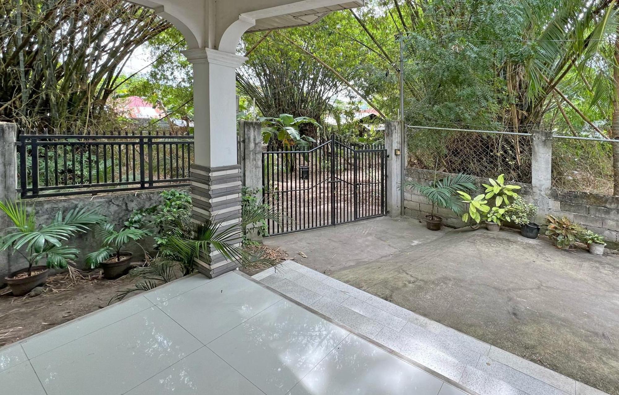 Hanella'S Place Bacong  ภายนอก รูปภาพ