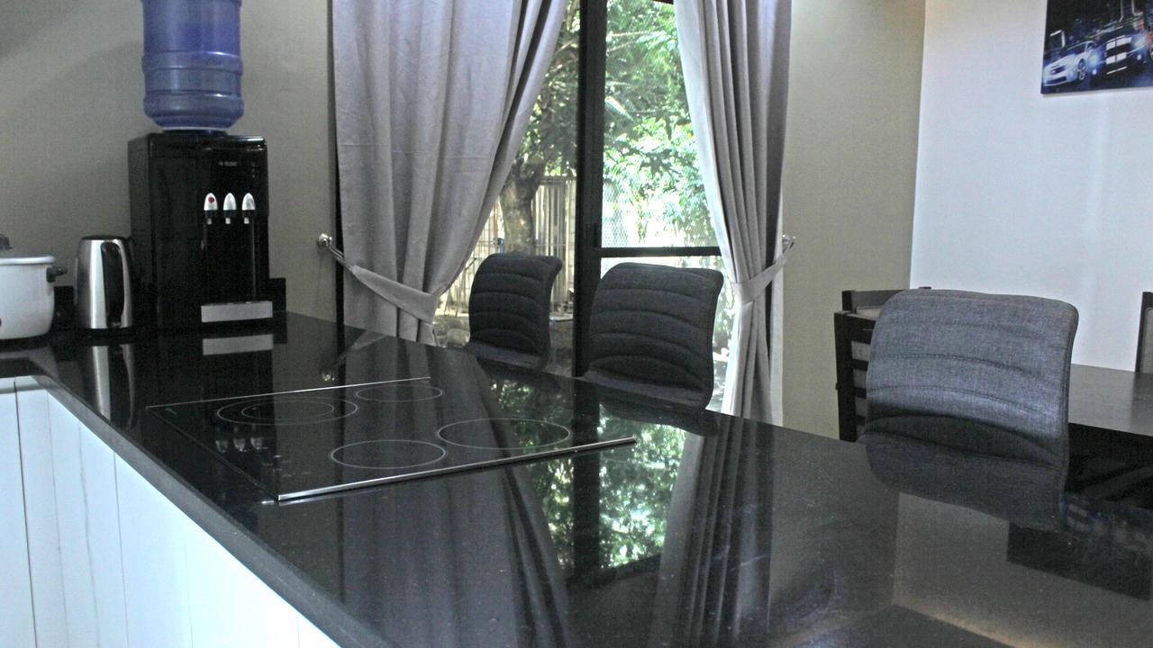 Hanella'S Place Bacong  ภายนอก รูปภาพ